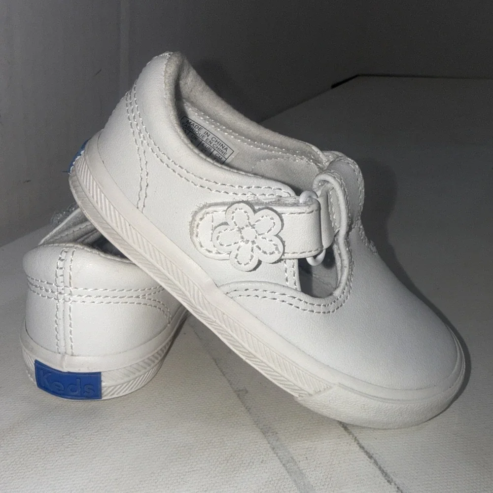 Keds Toddler Size 5 Daphne T-Strap Classic White Leather Mary Jane Girls Walking
